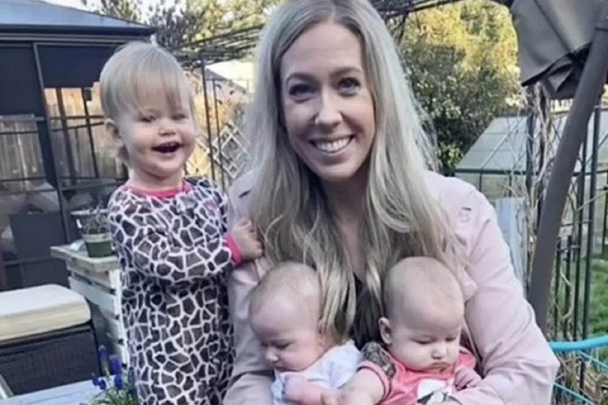 O femeie a nascut trei copii in acelasi an. Si nu, nu sunt tripleti! Cum a fost posibil